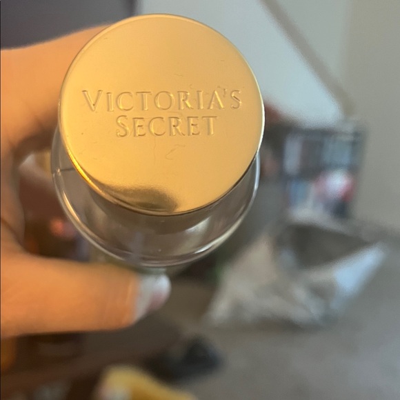 Victoria's Secret Tropic Rain Fragrance Mist in Teal and Purple - Picture 2 of 4